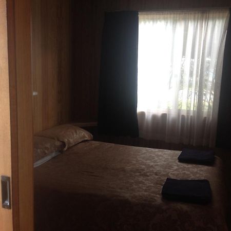 ヒルクレスト ツーリスト パーク キャビン セントへレンズ 部屋 写真