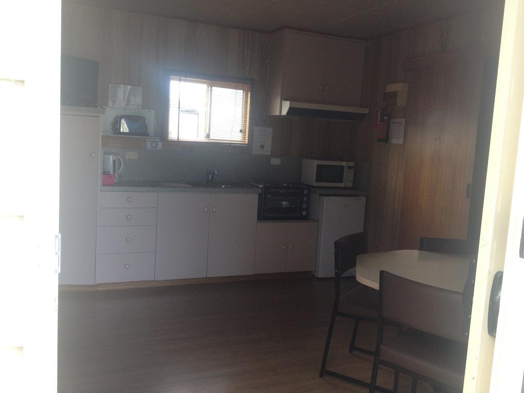 ヒルクレスト ツーリスト パーク キャビン セントへレンズ 部屋 写真