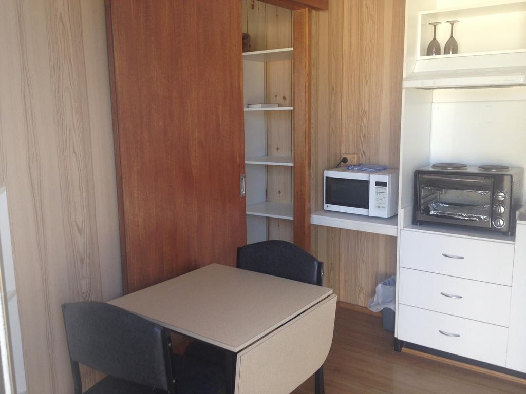 ヒルクレスト ツーリスト パーク キャビン セントへレンズ 部屋 写真